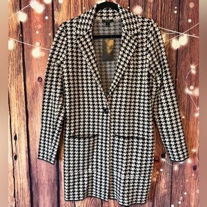 RW&CO. Black and White Houndstooth Sweater Blazer